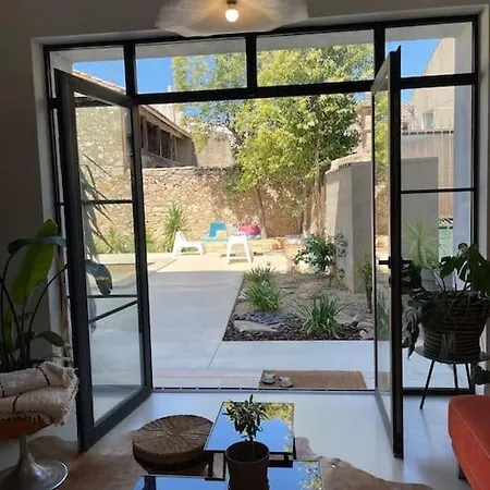 Дом отдыха Grande Maison De Maitre Contemporaine A 10 Min De La Et Piscine Salles-d'Aude