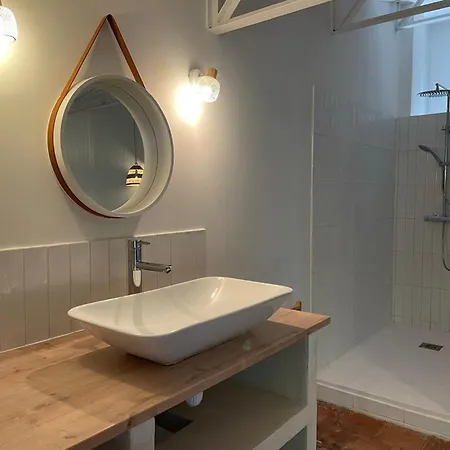 Дом отдыха Grande Maison De Maitre Contemporaine A 10 Min De La Et Piscine *