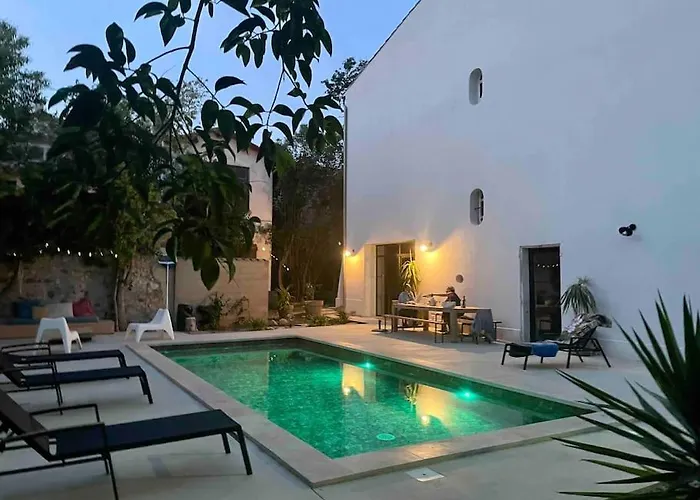Grande Maison De Maitre Contemporaine A 10 Min De La Et Piscine