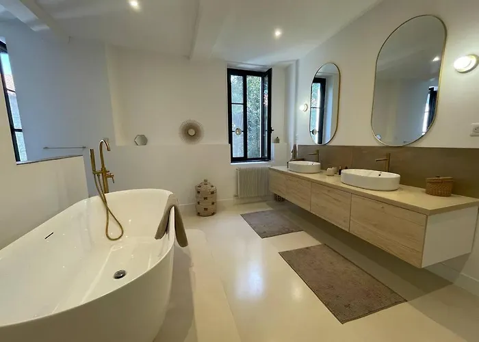Grande Maison De Maitre Contemporaine A 10 Min De La Et Piscine